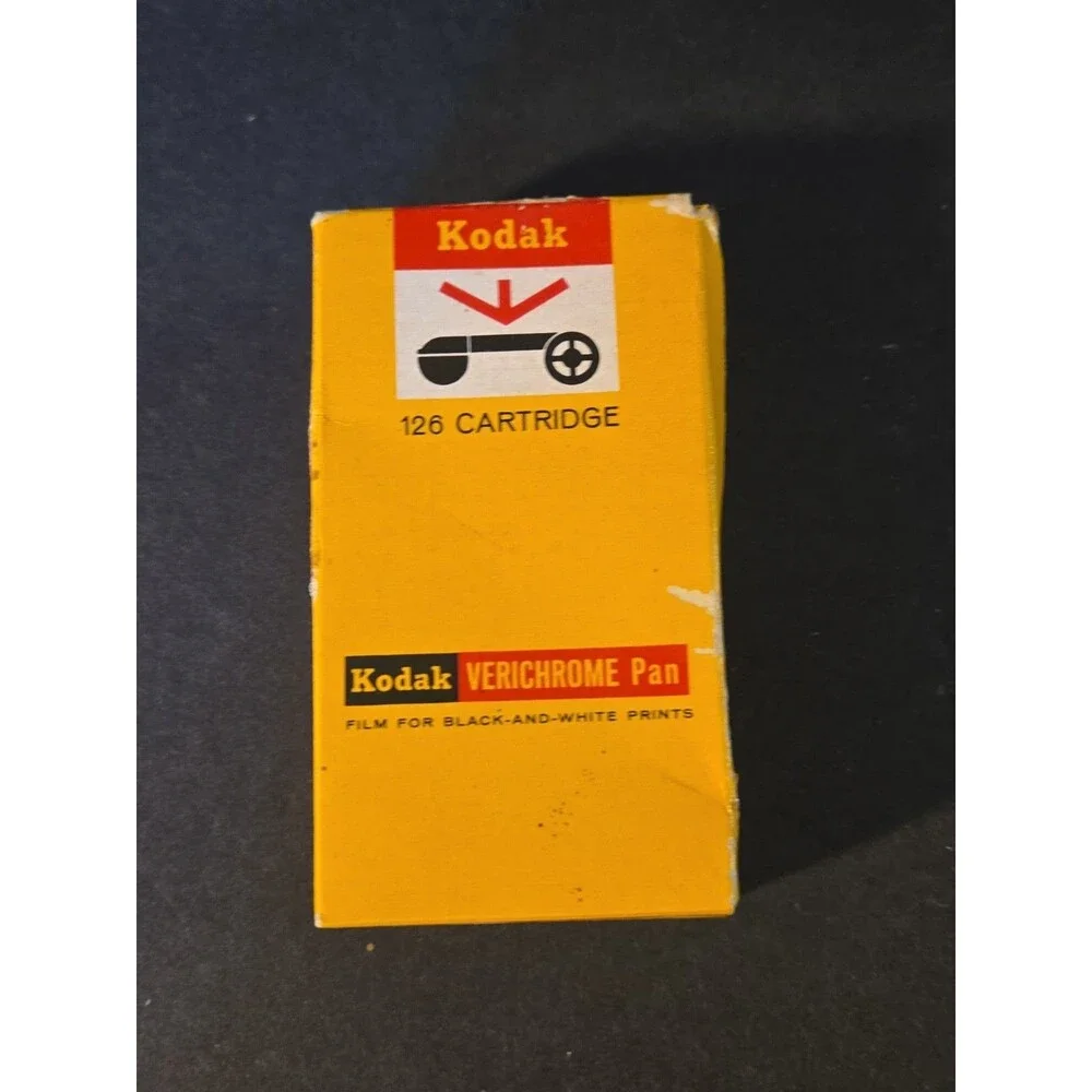 Vintage Imperial Instant Load 900 126 Camera Original Box w/ Sealed Expired Film